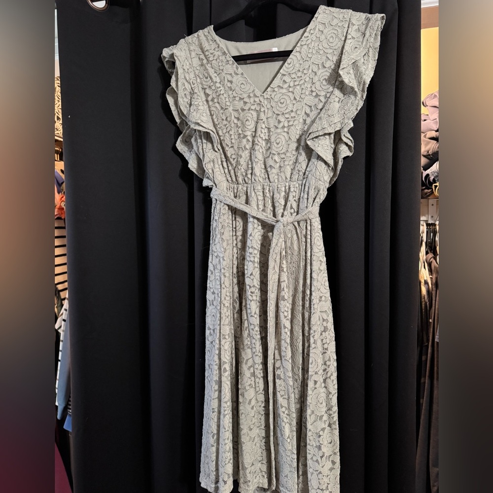 Lace V-Neck Dress in Sage/Grey Color